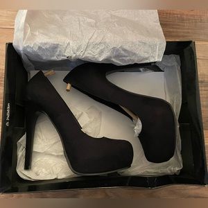 Kardashian Kollection Heels